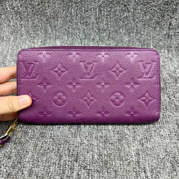 100% Authentic Louis Vuitton Empreinte Purple Zippy - Picture 2 of 13